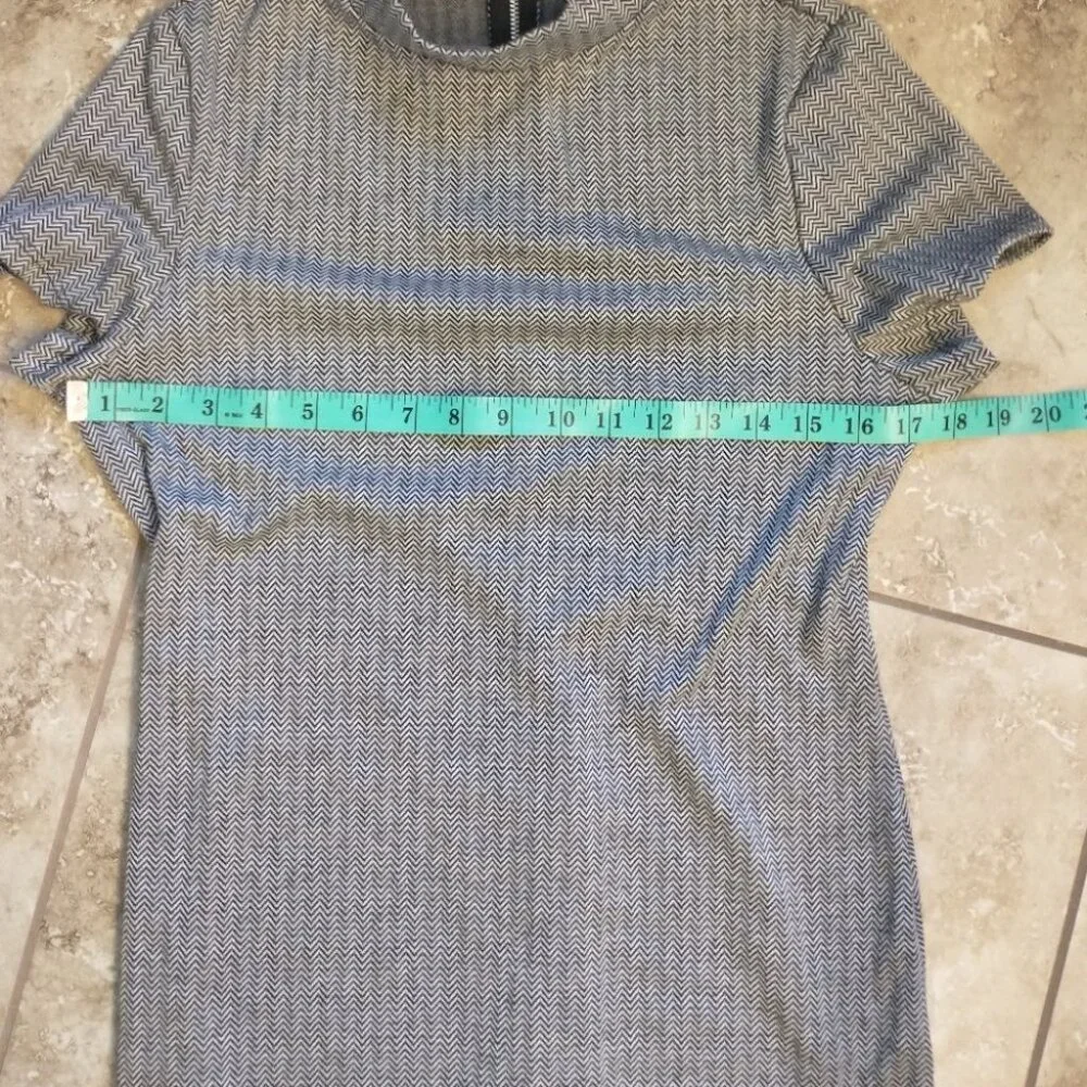 Women's Bar lll Black and White Short Sleeve Chevron Pattern Dress Size Large - Picture 9 of 11